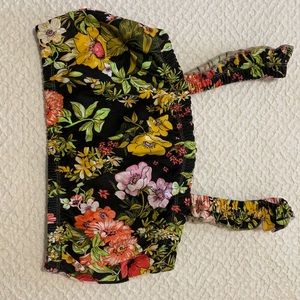 Sirens Revamped cropped floral top. Size small. Never worn.
